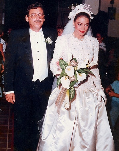 Hé lộ ảnh cưới ngày chưa nổi tiếng của “sao” phim “Ba chàng ngốc” - 1 Vĩnh Ngọc