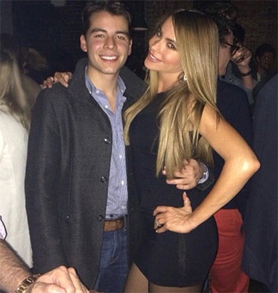 Hé lộ ảnh cưới ngày chưa nổi tiếng của “sao” phim “Ba chàng ngốc” - 8 Vĩnh Ngọc