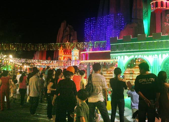 Bạn trẻ đam mê trò chơi cảm giác mạnh,