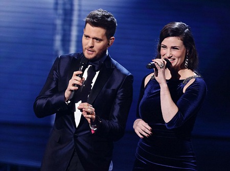 Ngôi sao của X Factor Anh quốc bế con đi hát - 10 Sam Bailey