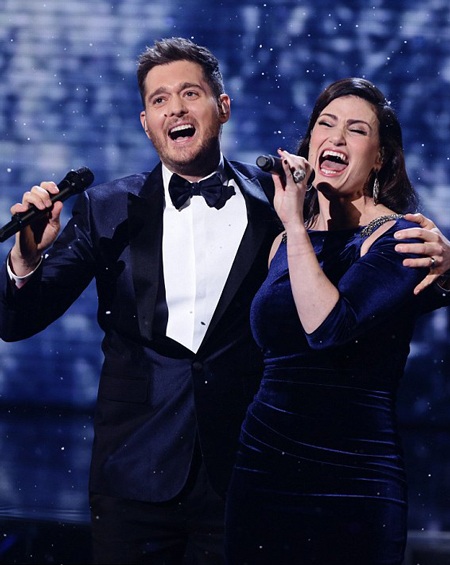 Ngôi sao của X Factor Anh quốc bế con đi hát - 12 Sam Bailey