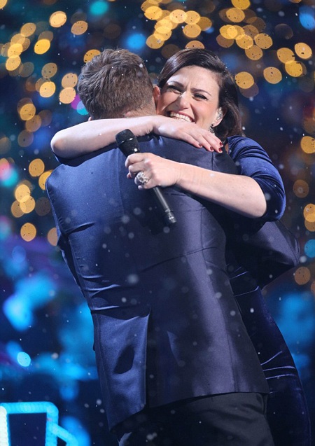 Ngôi sao của X Factor Anh quốc bế con đi hát - 13 Sam Bailey