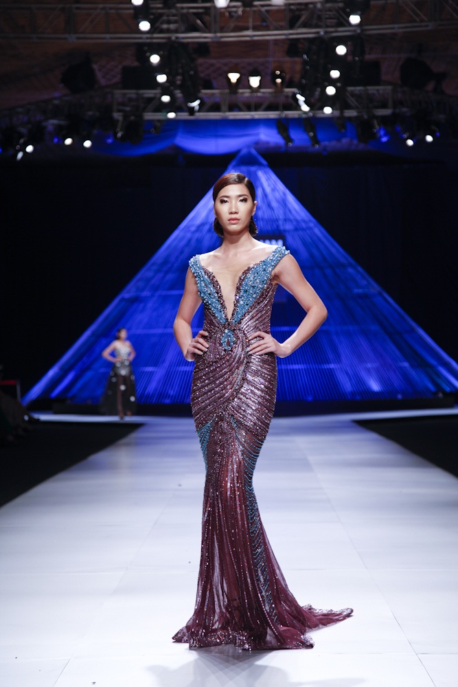 Dàn mẫu Việt tỏa sáng tại tuần lễ thời trang Việt Nam quốc tế - 4 Hoa hậu Thùy Dung là nàng thơ của Hoàng Hải