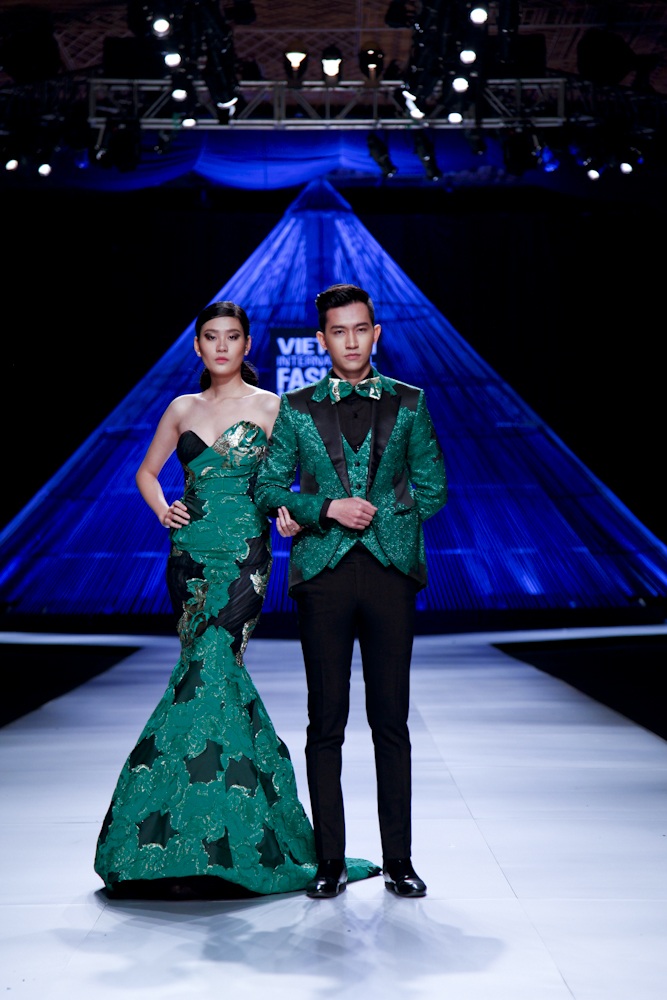 Dàn mẫu Việt tỏa sáng tại tuần lễ thời trang Việt Nam quốc tế - 5 Hoa hậu Thùy Dung là nàng thơ của Hoàng Hải