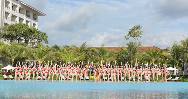 “Người Đẹp Biển” khoe sắc tại Vinpearl Phú Quốc - 4 Các thí sinh khoe hình thể trong những bộ bikini đỏ đầy nóng bỏng