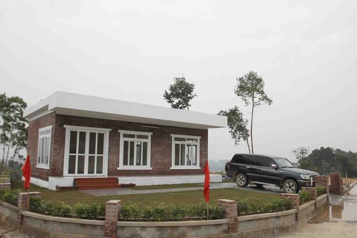 Biệt thự 1 tỷ hút khách, chị em công sở “liên thủ” săn hàng