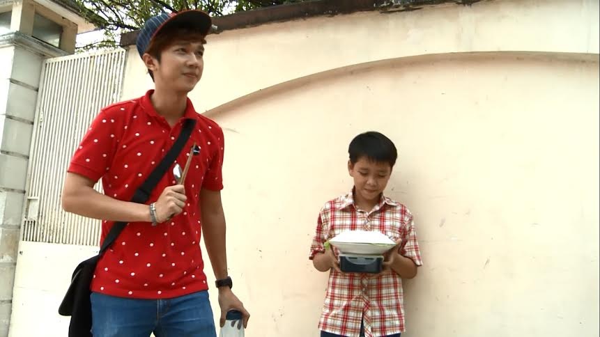 Ca sĩ Minh Xù xúc động chấp cánh ước mơ với món ngon tặng ba - 1 Ca sĩ Minh Xù xúc động chấp cánh ước mơ với món ngon tặng ba