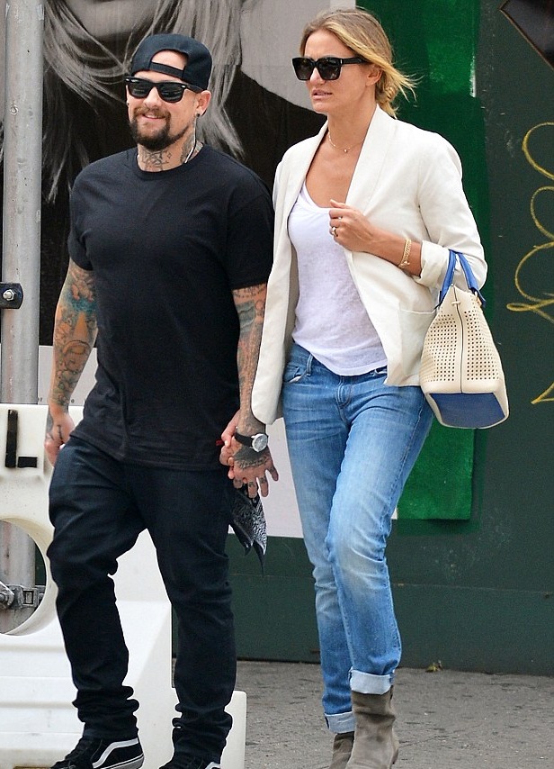 Cameron Diaz bất ngờ cưới “phi công trẻ”