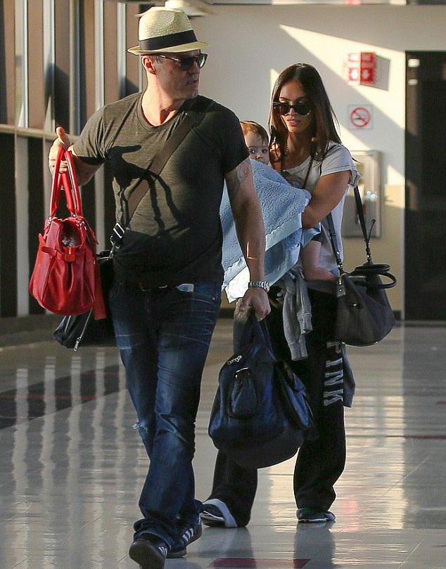 Megan Fox xuất hiện bên con trai nhỏ - 4 Megan Fox