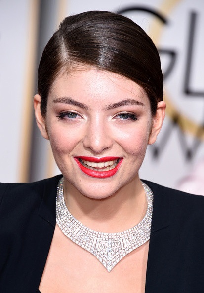 Những kiểu trang điểm đẹp nhất tại lễ trao giải Quả Cầu Vàng - 9 Lorde's Sleek