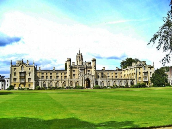Trường Đại học Cambridge (Anh Quốc) – điểm đến du học hè cho Quán quân Chinh Phục
