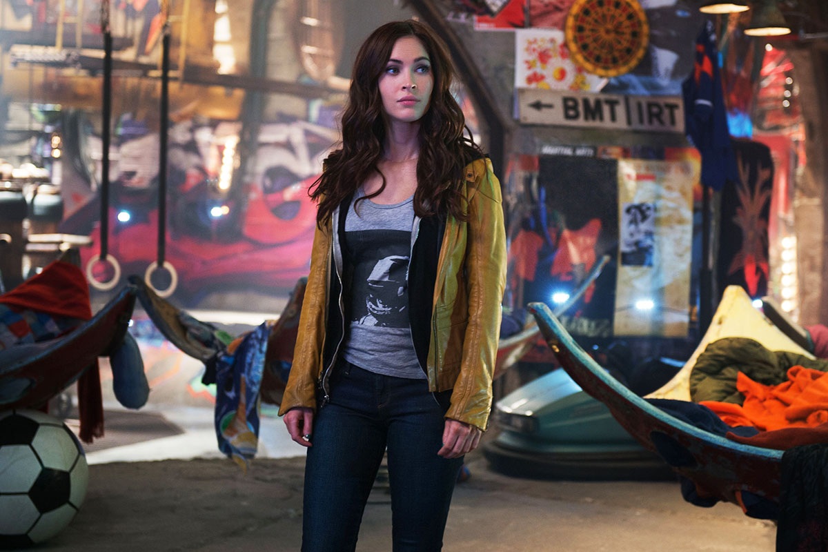 Drew Barrymore, Megan Fox “nhận” đề cử Mâm xôi vàng - 3 Nicola Peltz / Transformers: Age of Extinction