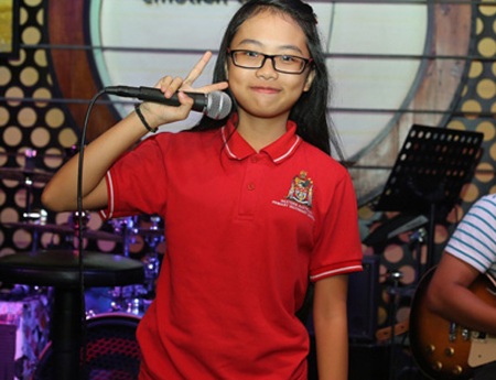 Giao Linh, Phương Mỹ Chi trình diễn trong đêm chung kết Solo cùng Bolero - 2 Giao Linh, Phương Mỹ Chi trình diễn trong đêm chung kết Solo cùng Bolero