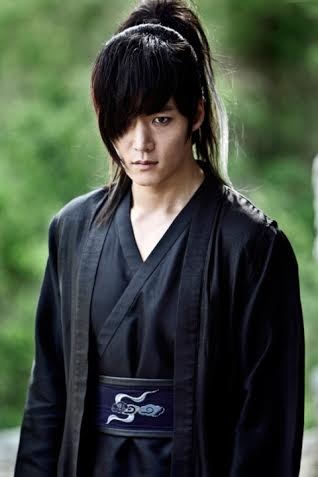 Choi Jin Hyuk trong Bí mật Cửu gia thư phát sóng trên kênh D-Dramas lúc 20g00 hàng ngày
