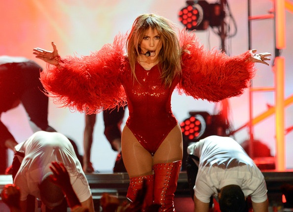 Những bộ cánh “hot” nhất của Jennifer Lopez - 12 Những bộ cánh gợi cảm của Jennifer Lopez