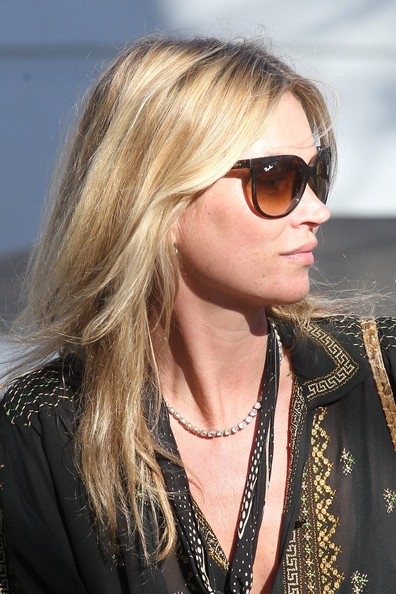 Mầu đen sành điệu của Kate Moss