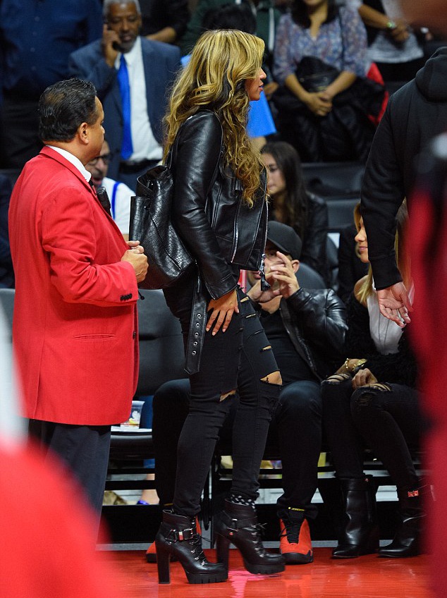 Beyonce - Jay Z hạnh phúc đi xem bóng rổ - 2 Beyonce and Jay Z