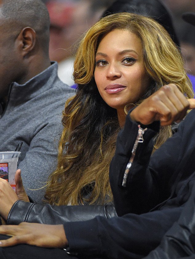 Beyonce - Jay Z hạnh phúc đi xem bóng rổ - 8 Beyonce and Jay Z