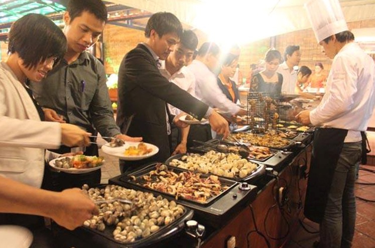 Hải sản Lã Vọng “Bán Đảo Hoàng Cầu” đẳng cấp, lung linh ra mắt khách hàng Hà Nội - 4 Buffet hải sản giá 290.000đ/ 1 suất đang “hút khách”