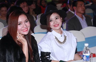Mai Thu Huyền và chị gái trẻ trung với váy đôi - 7 Minh Thu