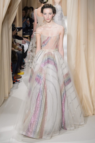 Những mẫu váy đẹp nhất tại tuần lễ thời trang cao cấp Paris - 5 Váy của Valentino