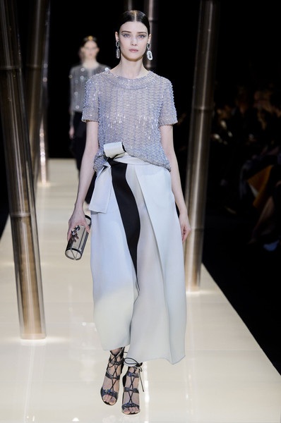 Những mẫu váy đẹp nhất tại tuần lễ thời trang cao cấp Paris - 19 Váy của Armani Privé