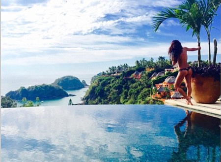 “Sao” quốc tế đón năm mới ở đâu? - 13 Going swimmingly: Tara Reid also chose Mexico to see in 2015 with her boyfriend