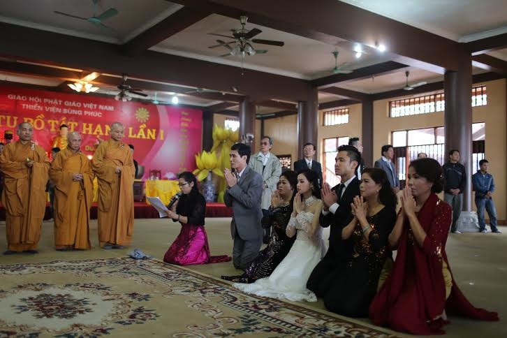 Tâm Tít rạng ngời bên chồng trong lễ Hằng thuận - 4 Vĩnh Ngọc