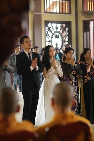 Tâm Tít rạng ngời bên chồng trong lễ Hằng thuận - 9 Vĩnh Ngọc