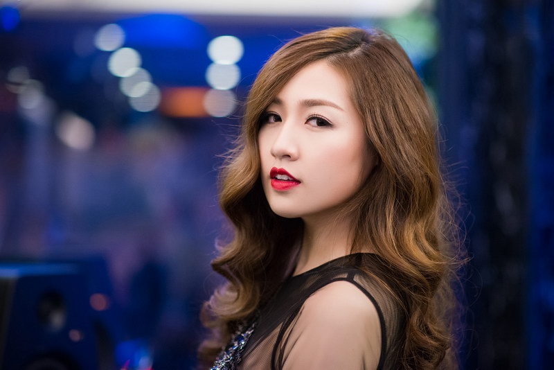 Á hậu Tú Anh - Huyền My đọ sắc - 4 Cùng dự tiệc còn có á hậu Việt Nam 2014 Huyền My