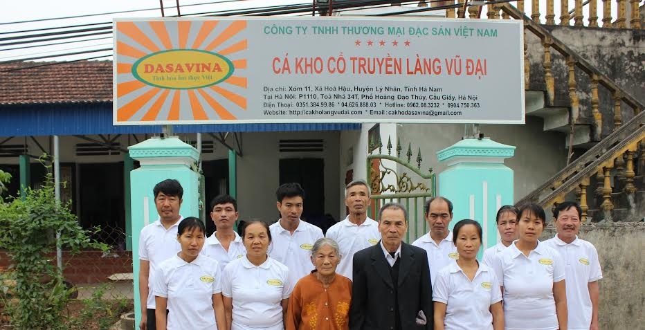 Cá kho làng Vũ Đại, đặc sản khi xuân về - 3 Hình ảnh các nghệ nhân kho cá cổ truyền của Công ty TNHH Thương mại Đặc Sản Việt Nam