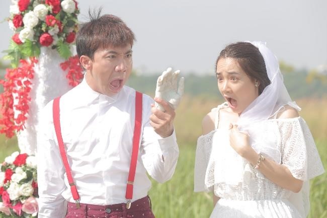 Những nét biểu cảm “khó đỡ” của Trấn Thành - 4 Gương mặt đầy hăm hở của Nam đẹp trai khi đến tặng quà để làm vui lòng người đẹp