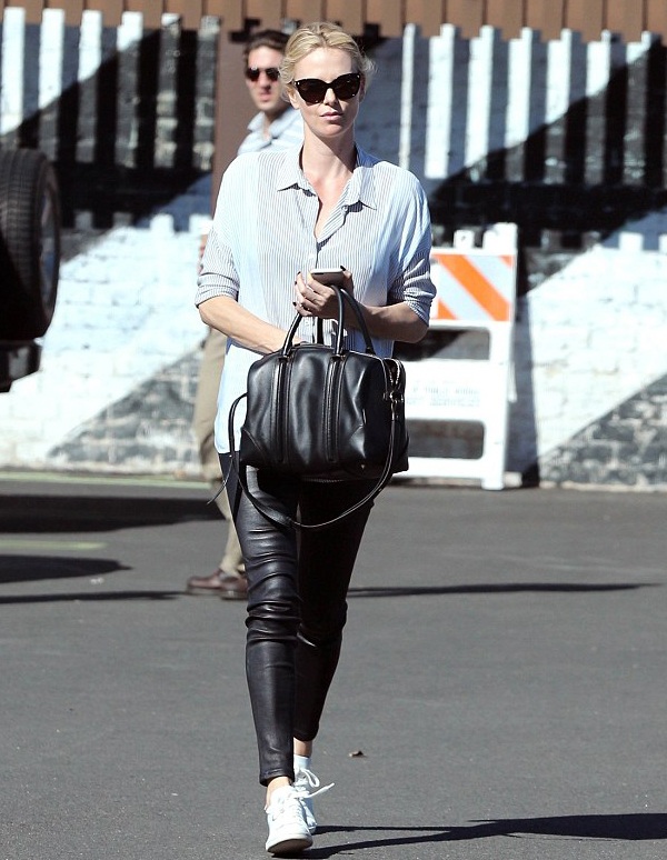 Charlize Theron cưng chiều con nuôi da màu - 8 Charlize Theron