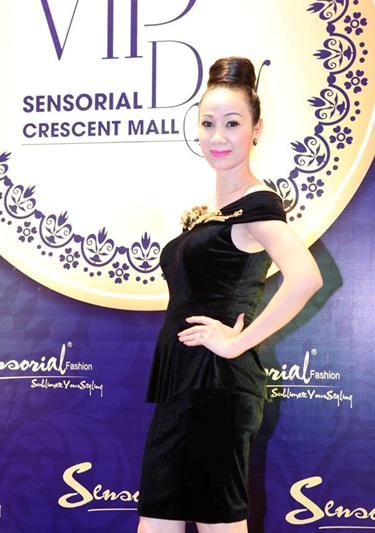 Phong cách thời trang nữ doanh nhân - 8 Doanh Nhân Lê Thúy Khang -