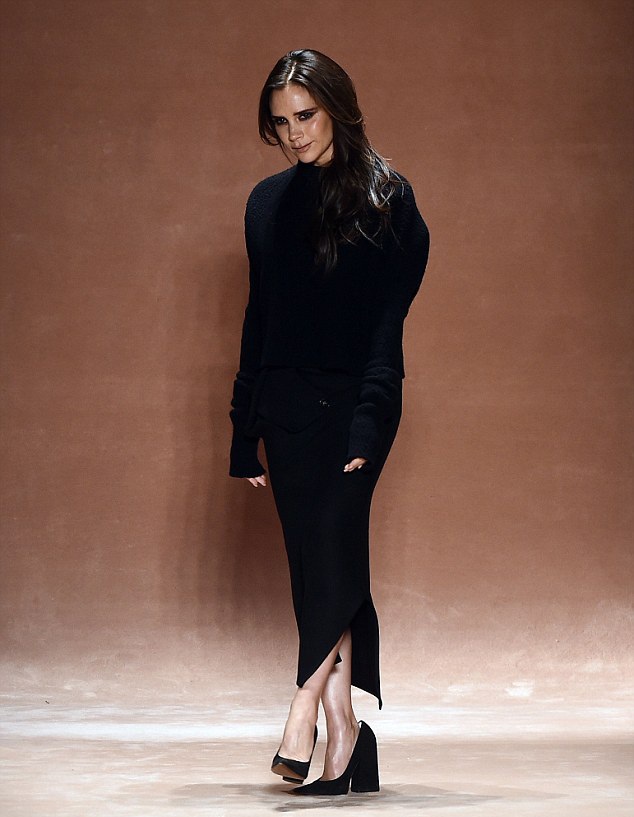 Gia đình tới cổ vũ Victoria Beckham ra mắt BST mới - 29 Brooklyn Beckham