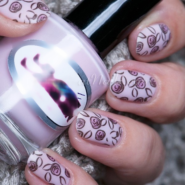 Vẽ móng nghệ thuật ngày Valentine's