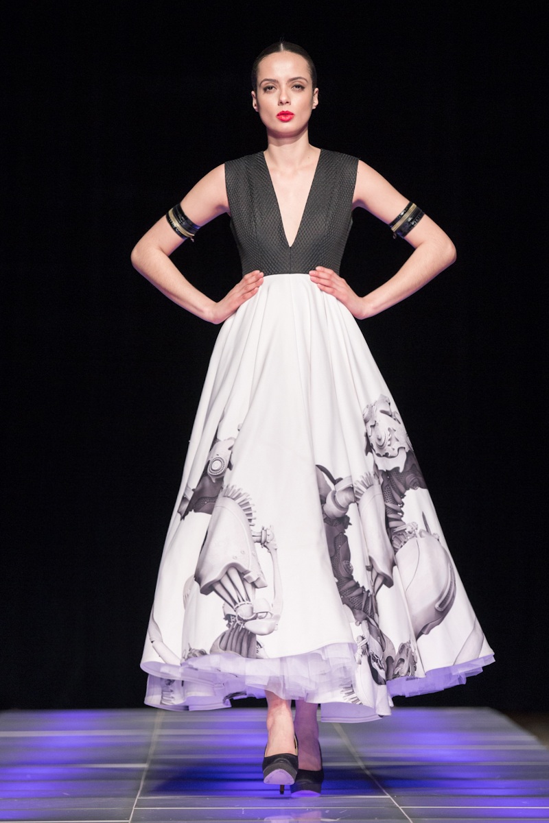 Quán quân Project Runway gây ấn tượng với khán giả New York - 7 Quán quân Project Runway gây ấn tượng với khán giả New York