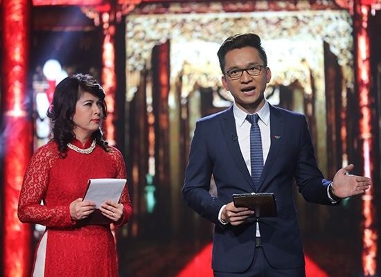 Hạnh Phúc và Giáo sư Caroline Kiều Linh dẫn dắt Gala Ngày trở về