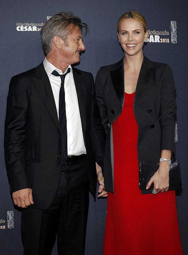 Charlize Theron đẹp đôi bên Sean Penn - 1 Charlize Theron