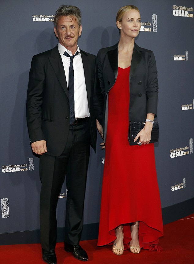 Charlize Theron đẹp đôi bên Sean Penn - 3 Charlize Theron