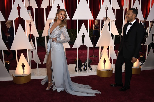 Cặp đôi đẹp trên thảm đỏ