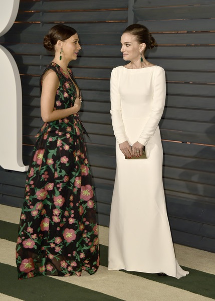 Mỹ nhân Hollywood khoe “vòng một” nảy nở trong tiệc hậu Oscar - 7 Sofia Vergara
