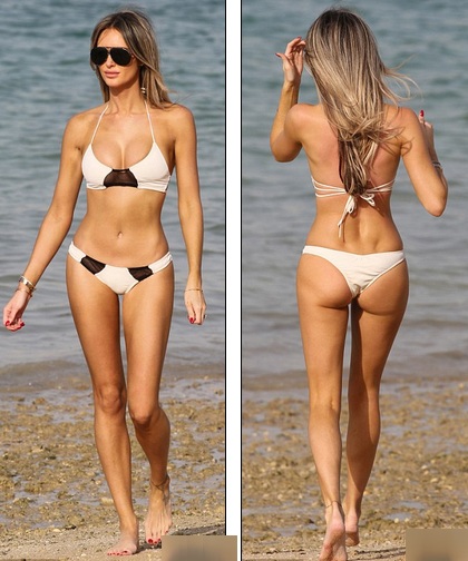 Bạn gái “sao” bóng đá đẹp nuột nà trên biển - 3 Georgina Dorsett