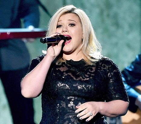 Kelly Clarkson: “Tôi không quá quan tâm tới vẻ ngoài của mình” - 1 Kelly Clarkson: “Tôi không quá quan tâm tới vẻ ngoài của mình”