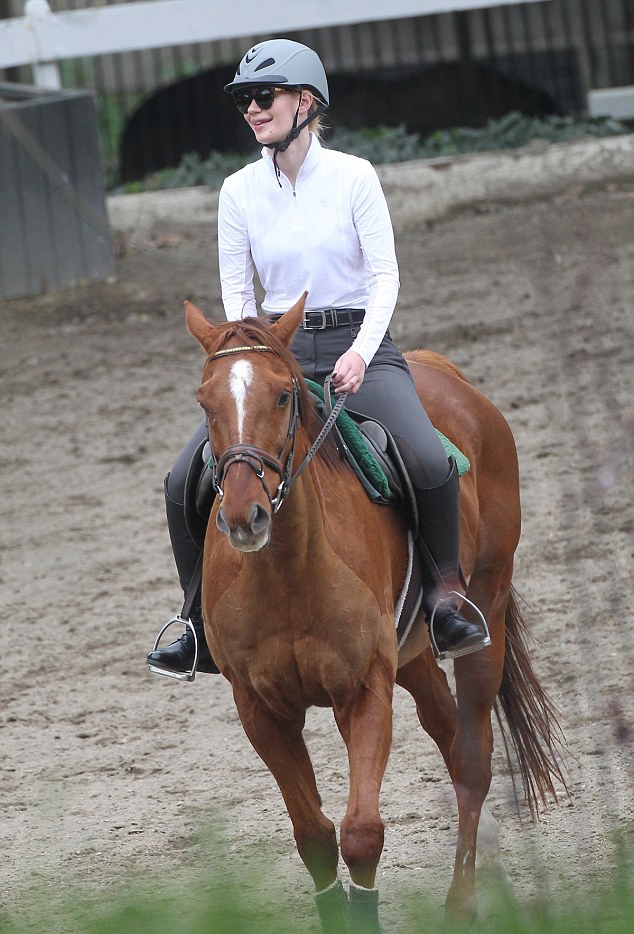 Iggy Azalea học cưỡi ngựa - 4 Iggy Azalea