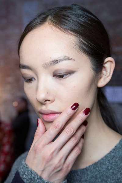 Màu sơn móng sành điệu tại tuần lễ thời trang New York 2015   - 15 Những mẫu nail phong cách nhất tại tuần lễ thời trang New York 2015