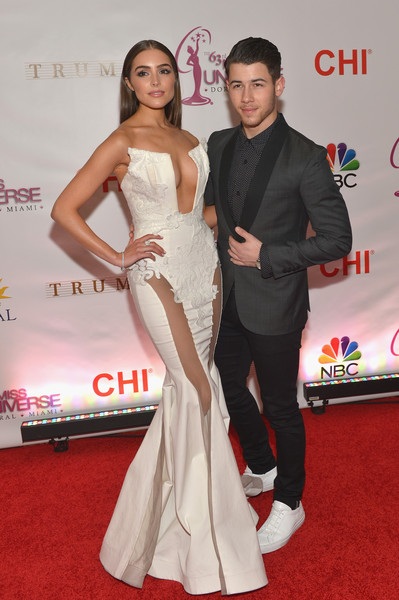 “Sao” và những bộ váy áo cắt xẻ táo bạo - 14 Olivia Culpo Cutout Dress