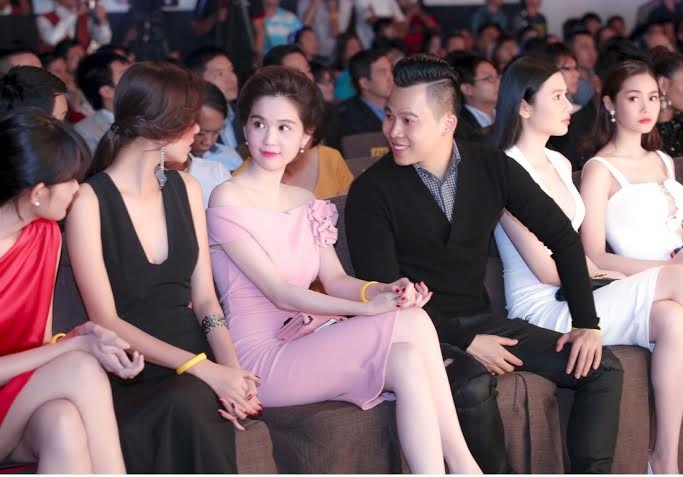 Vũ Khắc Tiệp mặc “chất” không kém các người mẫu - 1 Vũ Khắc Tiệp mặc “chất” không kém các người mẫu