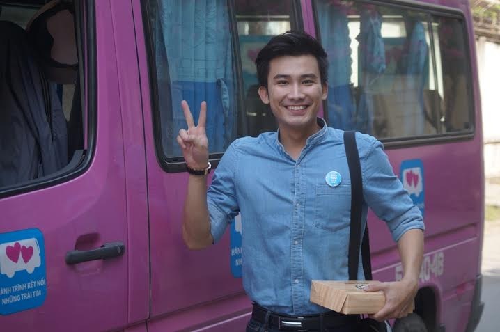 Chí Thiện trổ tài làm bánh su kem - 1 Chí Thiện trổ tài làm bánh su kem