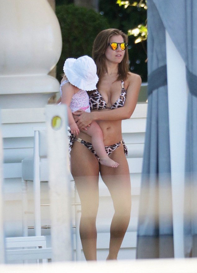 Hoa hậu xứ Wales - Bà mẹ một con nóng bỏng - 10 Imogen Thomas